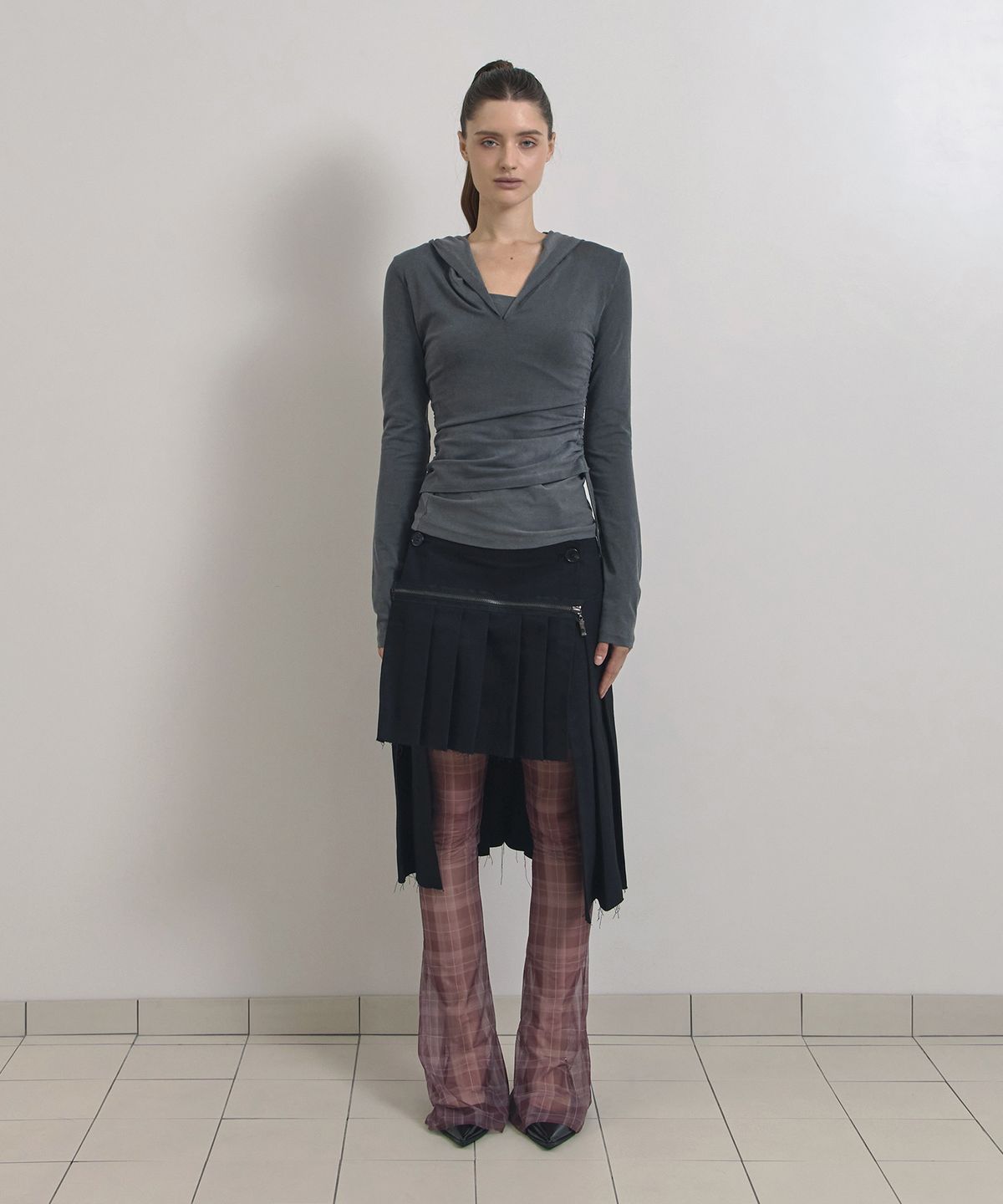 소어티(SOEOTI) Pigment Hooded Layered Tee (charcoal)