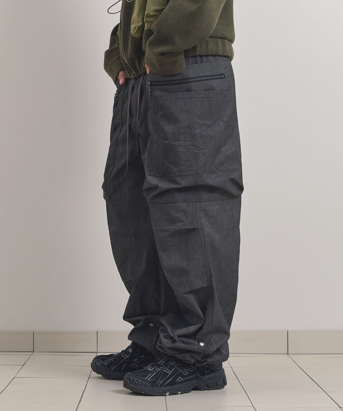 소어티(SOEOTI) Snap Multi Cargo Pants (charcoal)