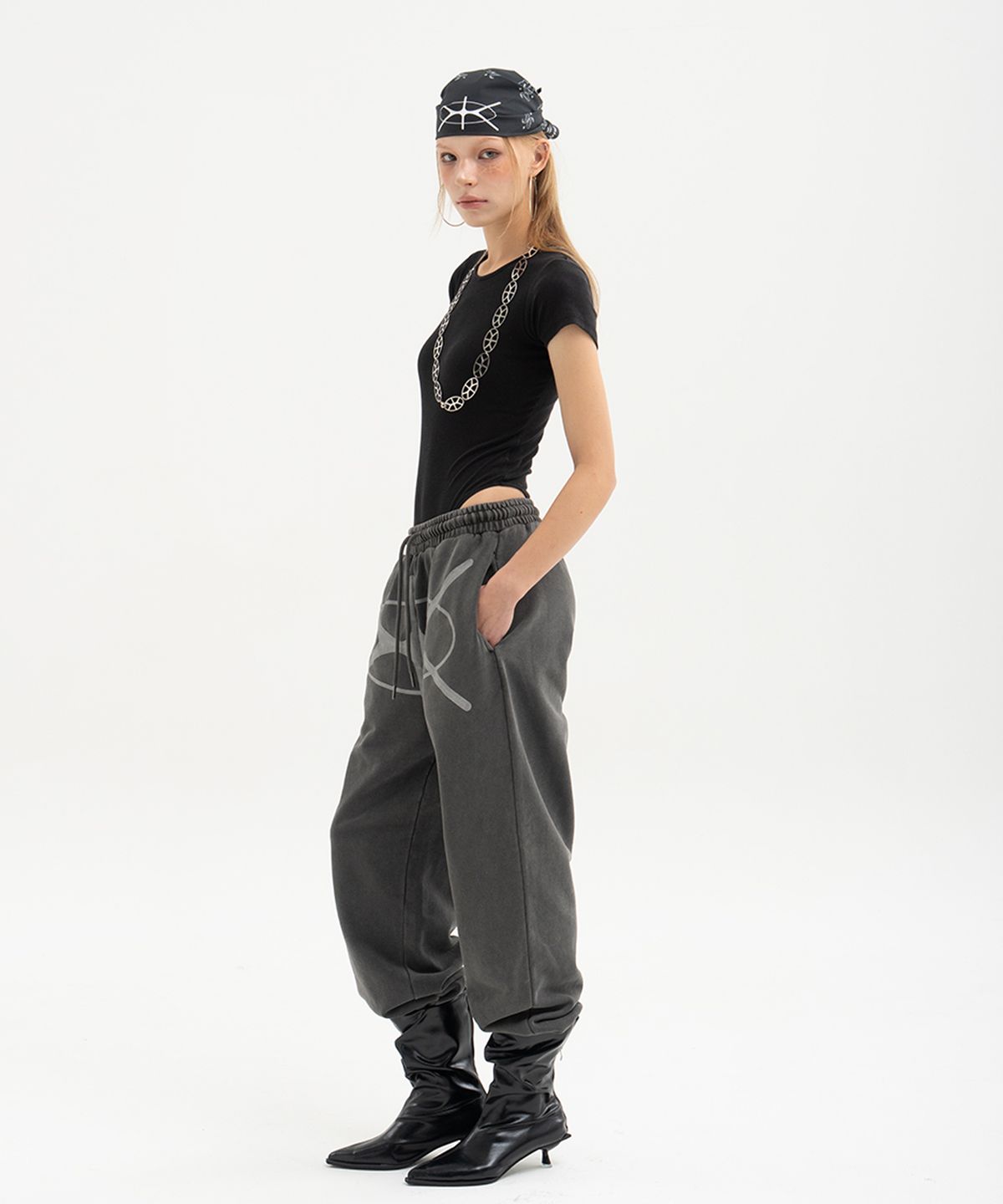 모멘틱(MOMENTIC) Momentic Logo Pigment Long Pants
