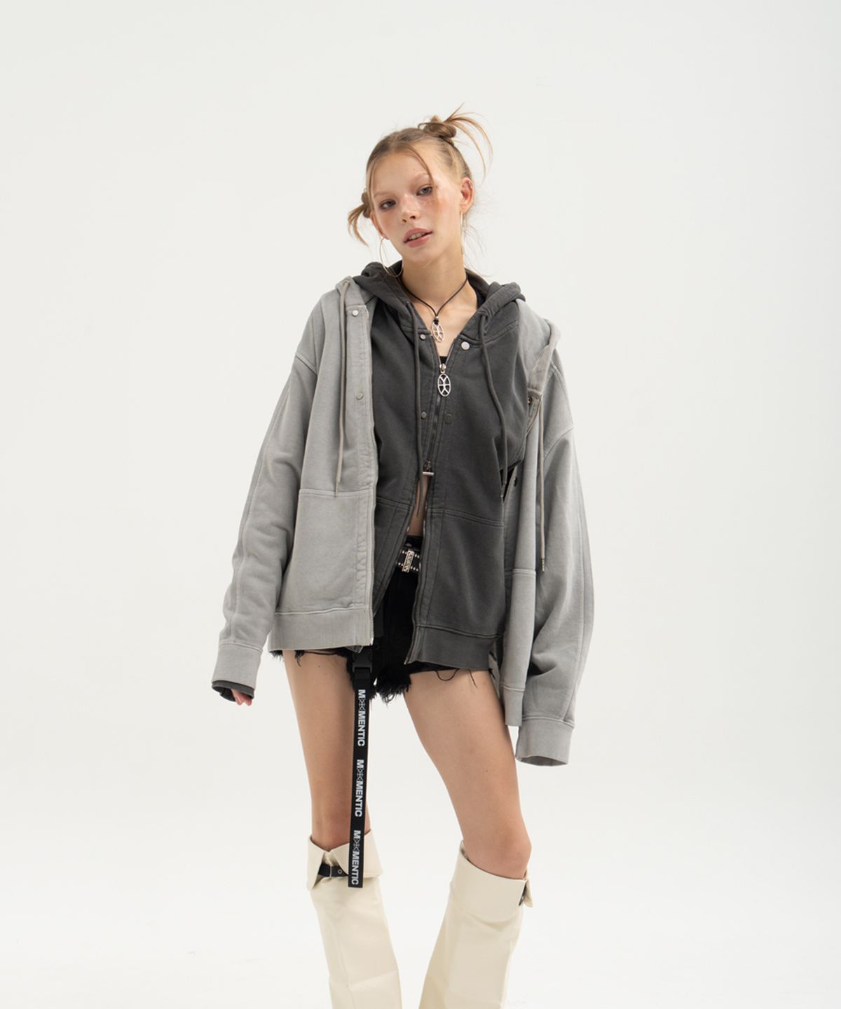 모멘틱(MOMENTIC) Momentic Knob Snap Button Zip-up Hoodie [GREY]