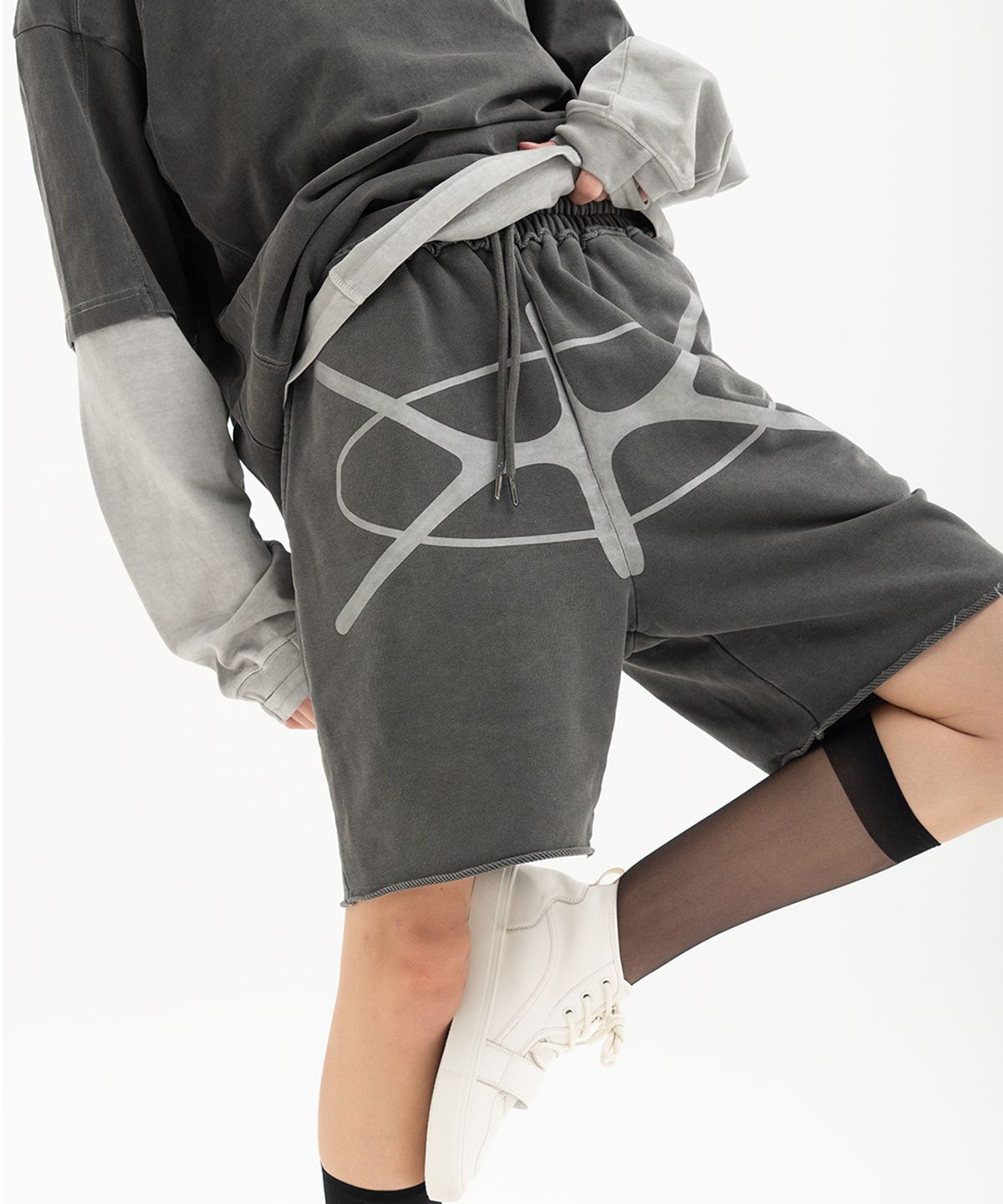 모멘틱(MOMENTIC) Momentic Logo Pigment Short Pants