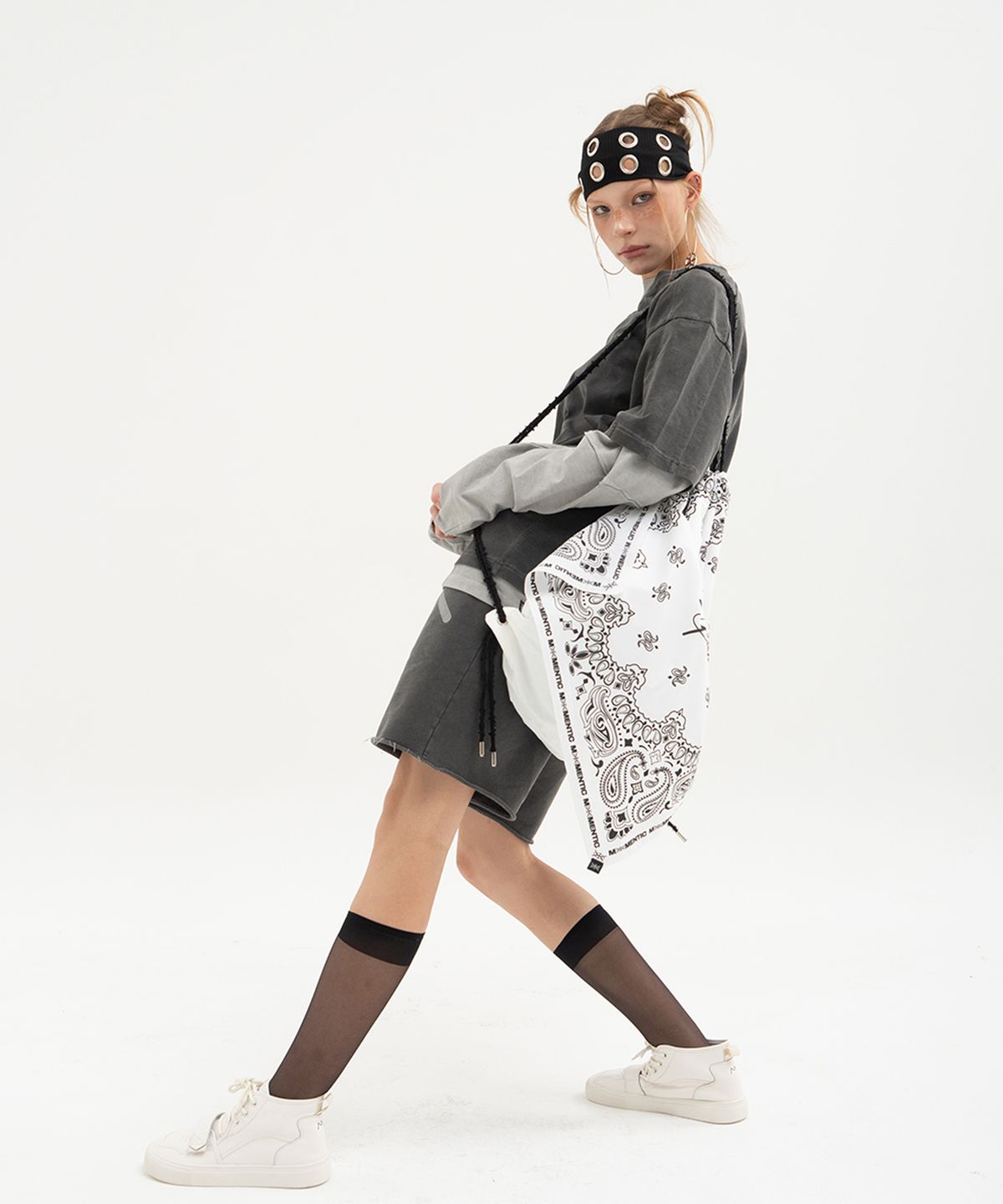 모멘틱(MOMENTIC) Momentic Logo Pigment Short Pants