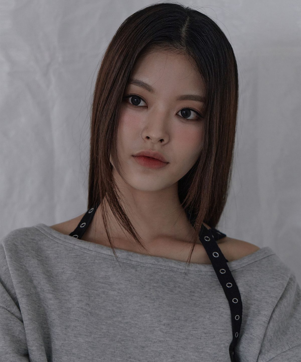 오오엠엘(5OML) 아일렛 스트링 스웻 셔츠 멜란지 그레이