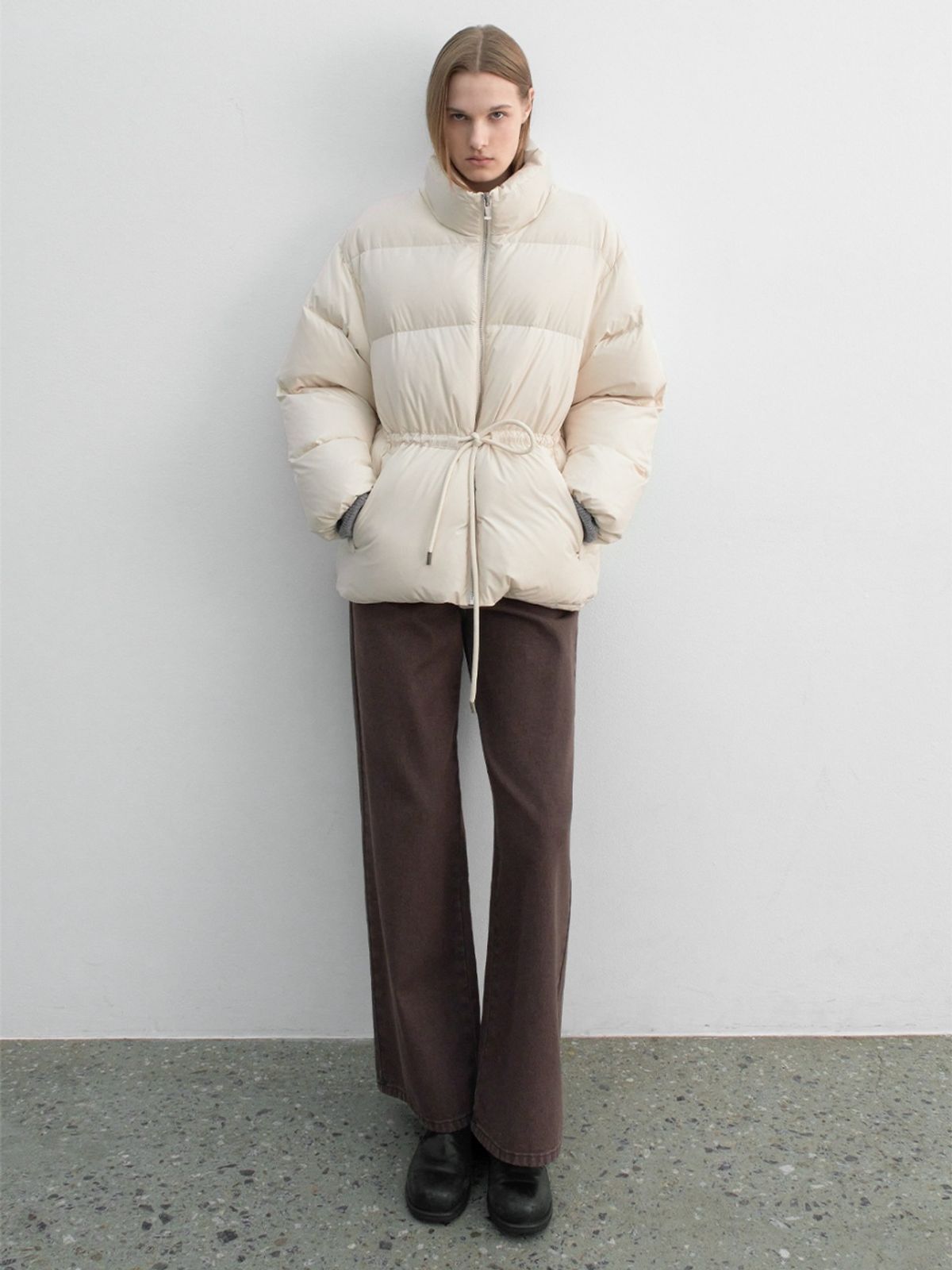 아틀리에 나인(ATELIER NAIN) HIGH NECK STRING DOWN JUMPER(JP-577)