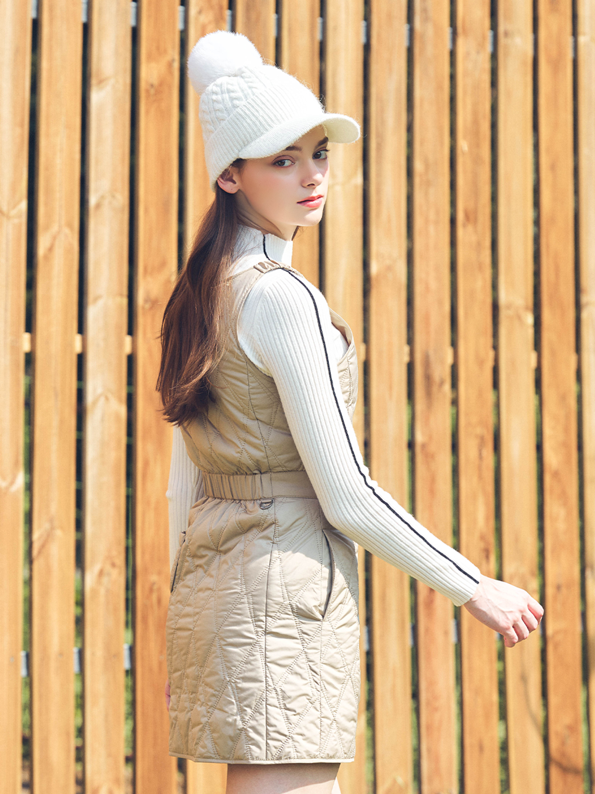 로드로아르(LORDLOAR) 네오 다이아 퀼팅 원피스 BEIGE