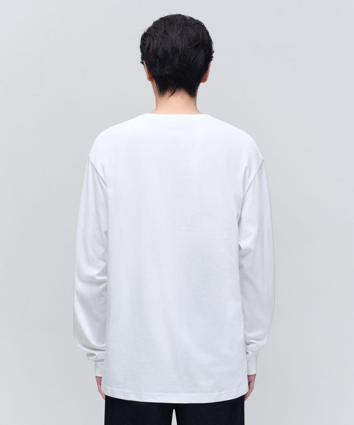 무신사 스탠다드(MUSINSA STANDARD) 크루 넥 긴소매 티셔츠 [화이트]