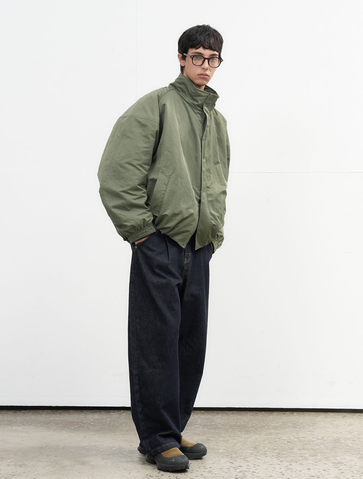 제너럴아이디어(GENERALIDEA) UNISEX 패디드 볼륨 블루종 봄버 점퍼 [KHAKI] / SBE3U07006