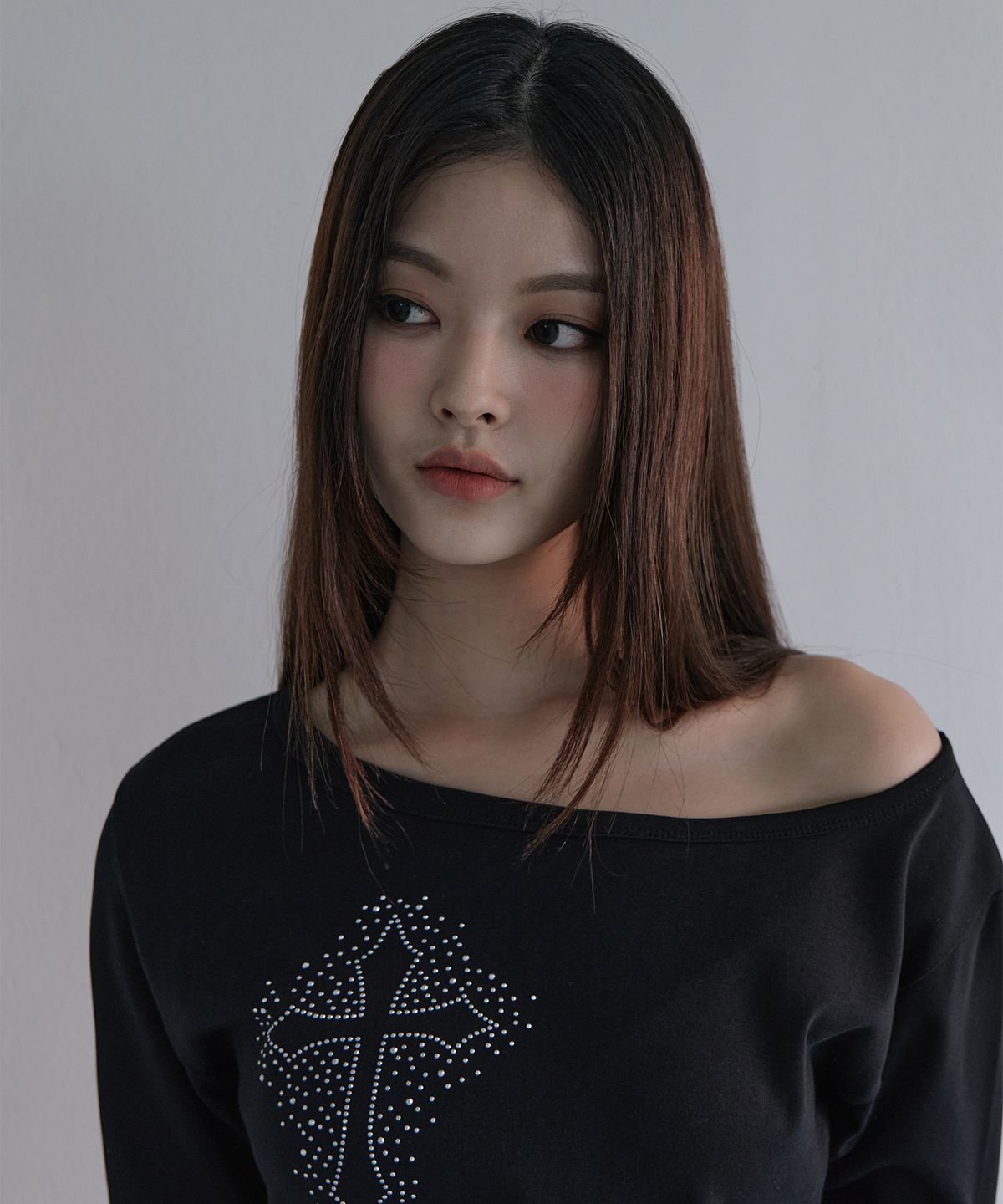 오오엠엘(5OML) 크로스 핫픽스 롱슬리브 블랙
