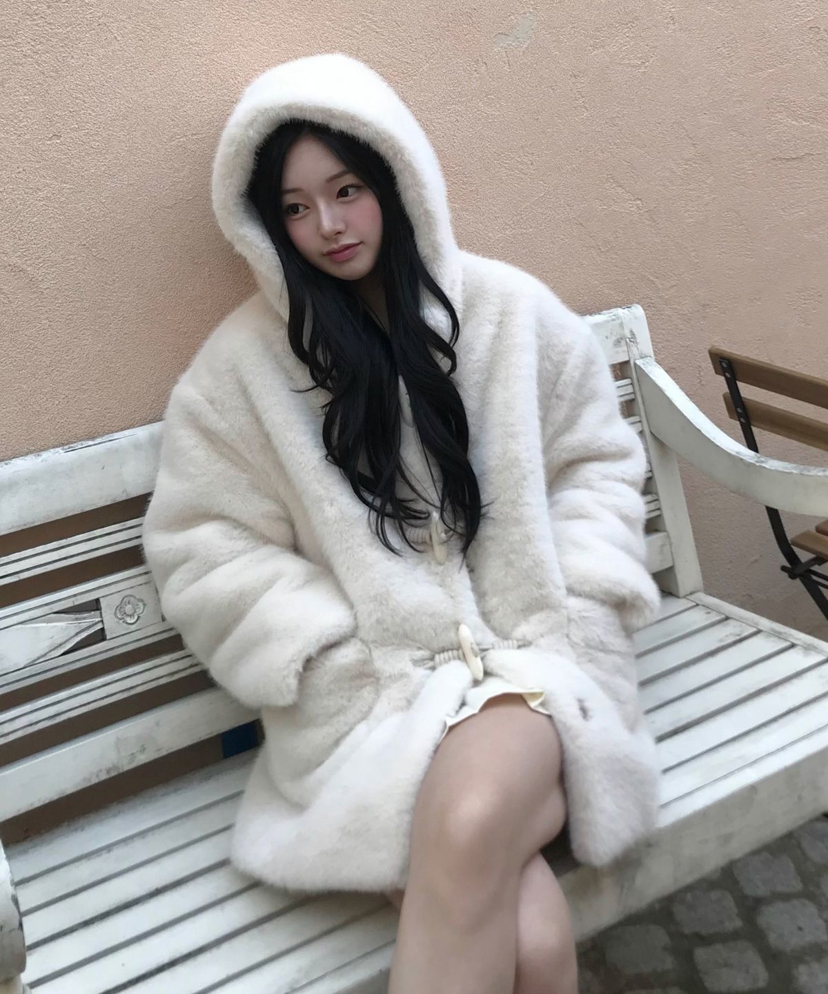 클루니(CLUNY) Creamy hood toggle fur coat - cream