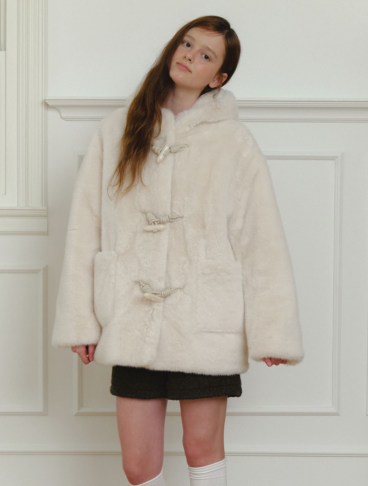 클루니(CLUNY) Creamy hood toggle fur coat - cream