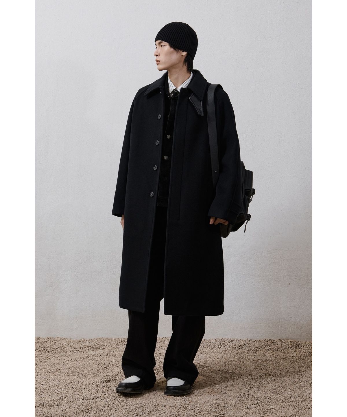 유스(YOUTH) Leather Trim Mac Coat - Black