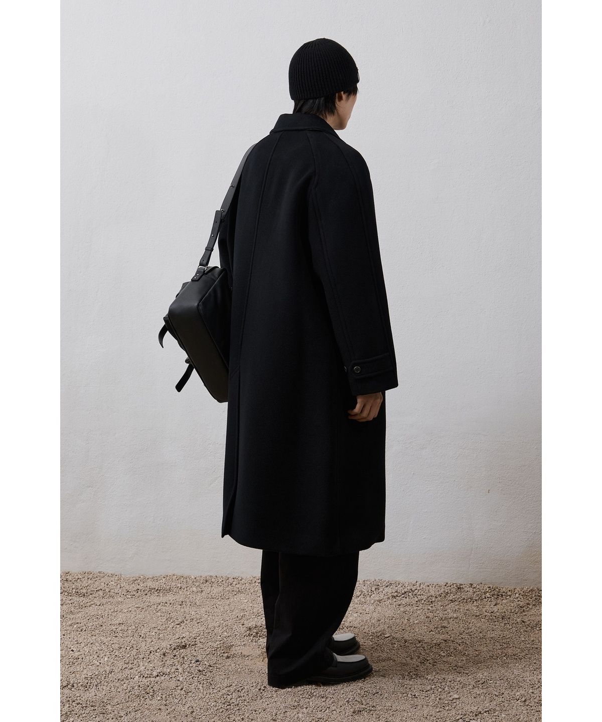 유스(YOUTH) Leather Trim Mac Coat - Black