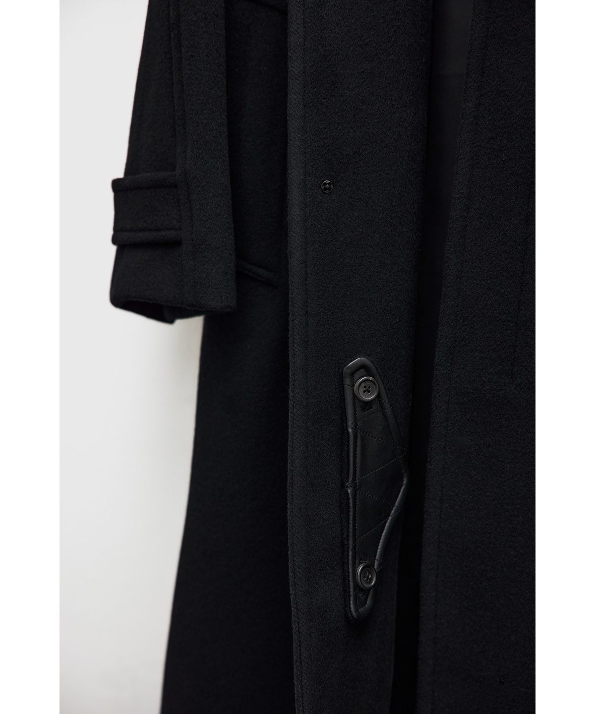 유스(YOUTH) Leather Trim Mac Coat - Black