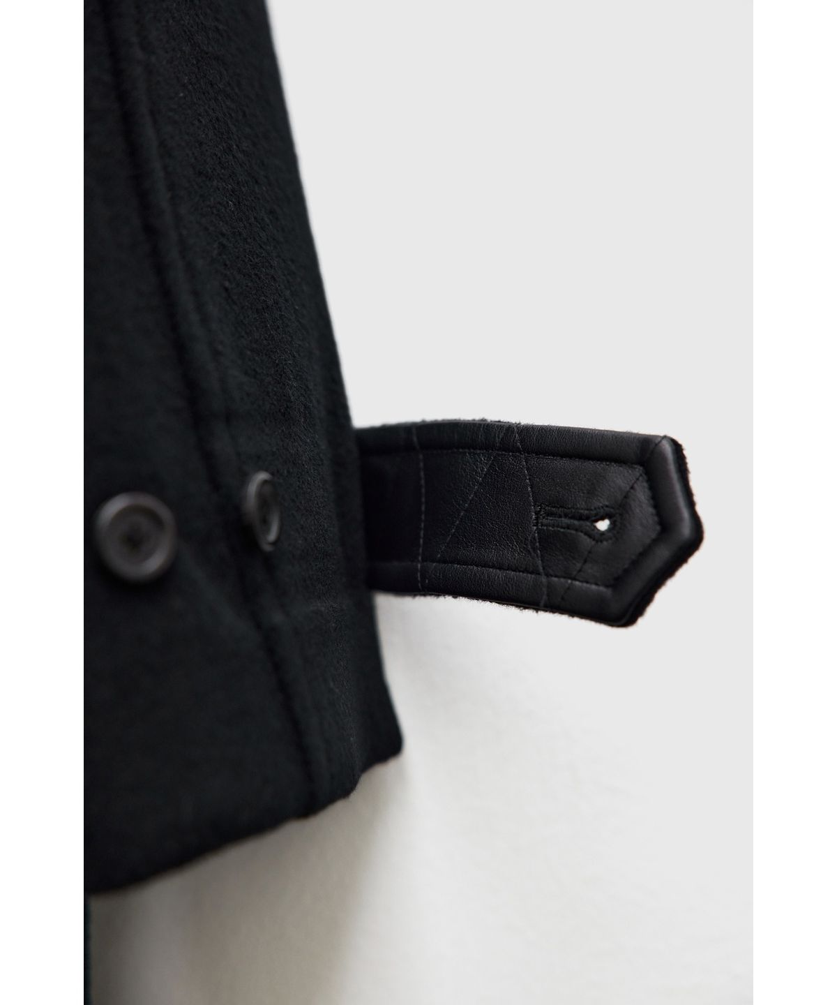 유스(YOUTH) Leather Trim Mac Coat - Black