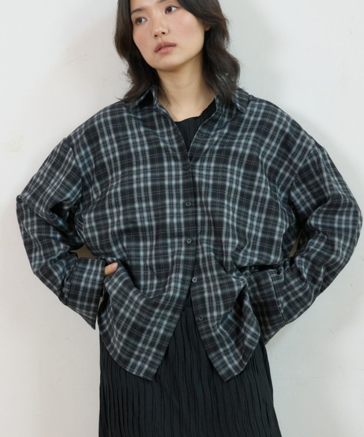 위오이(WIOE) Winter Check Shirt_Black