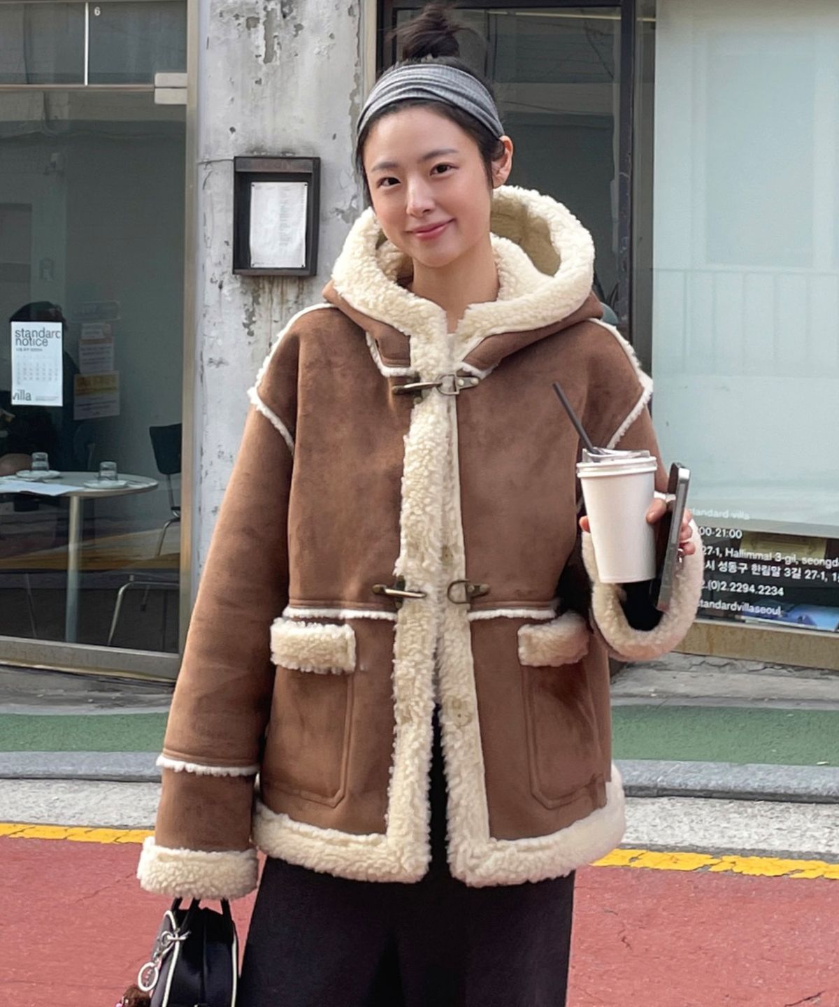 클루니(CLUNY) Tory hooded buckle mustang jacket - brown
