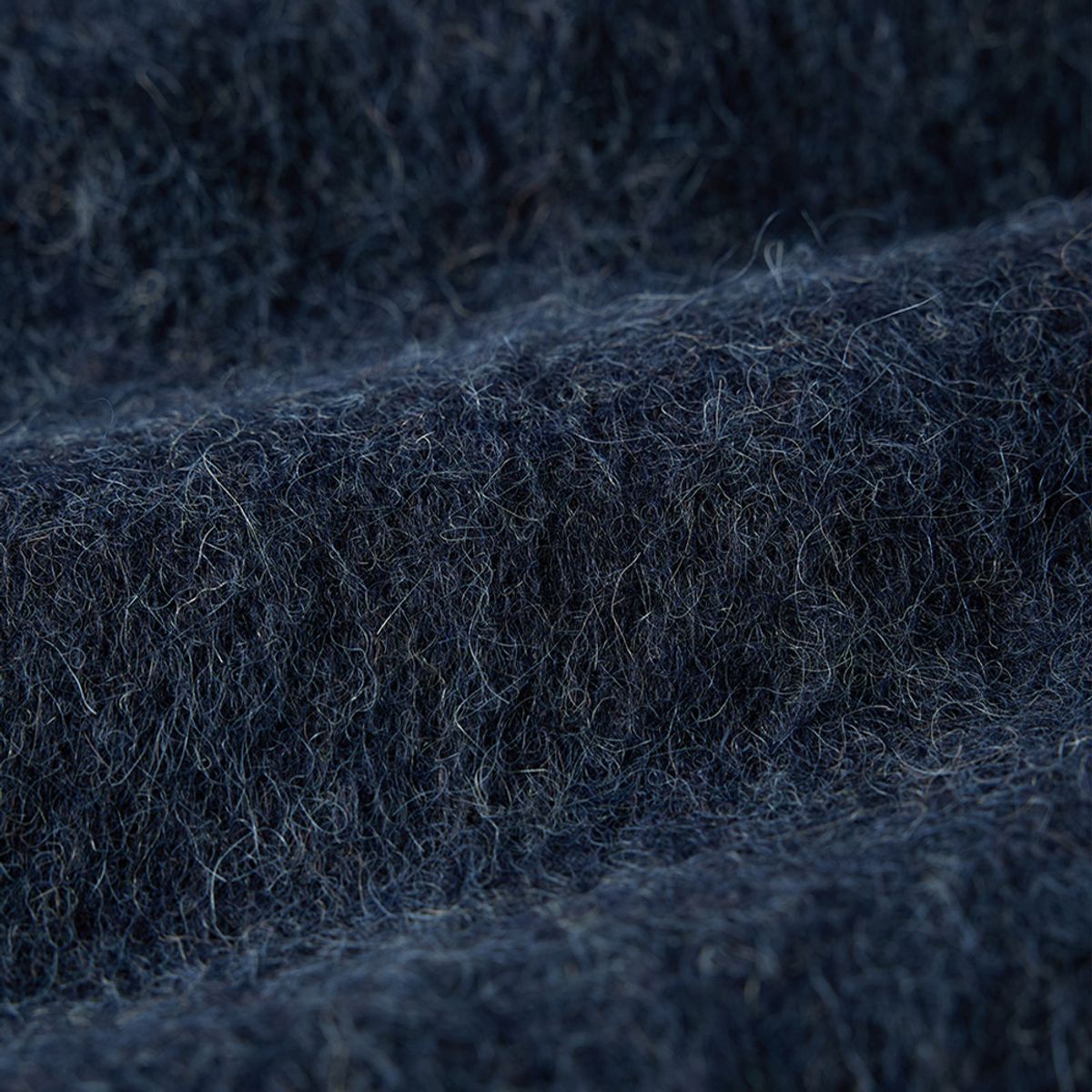 건지 울른스(Guernsey Woollens) 알파카 브이넥 가디건 - 네이비