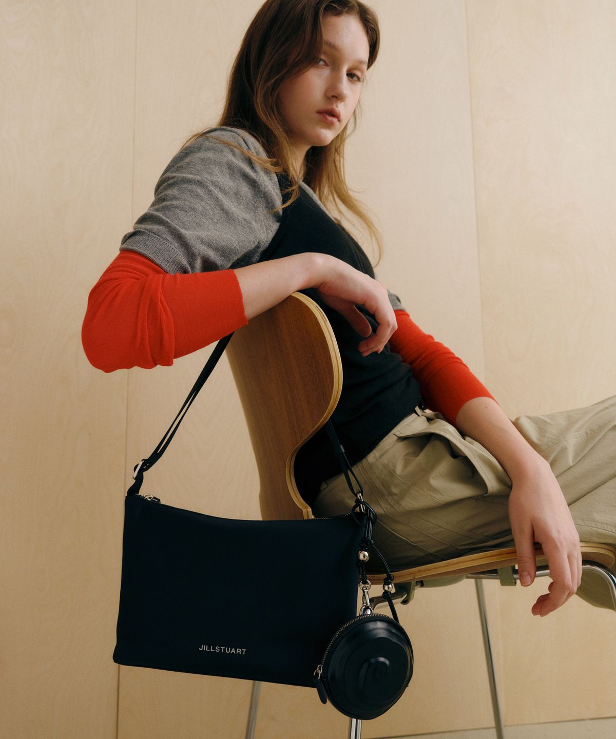 질스튜어트액세서리(JILLSTUART ACC) [STEM][파우치포함] 스템 플라워 참장식 나일론 숄더 겸 크로스 M 블랙