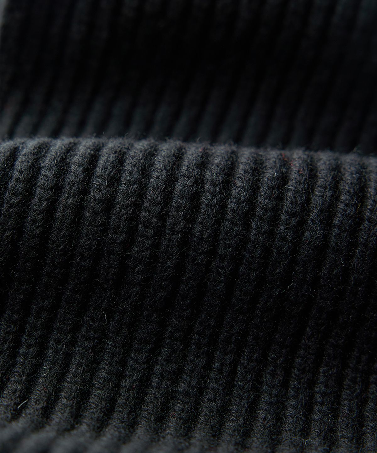 건지 울른스(Guernsey Woollens) 슈퍼파인 메리노울 앵커 머플러 - 블랙
