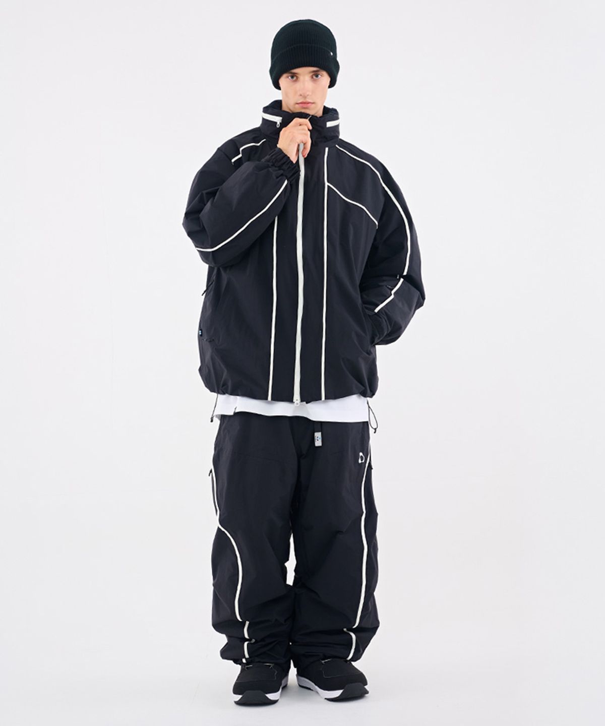 돌아우터웨어(DOLL OUTERWEAR) [DOLL X DUMDIDUM] 2526 슬릭 자켓&팬츠 세트 BLACK 남녀공용
