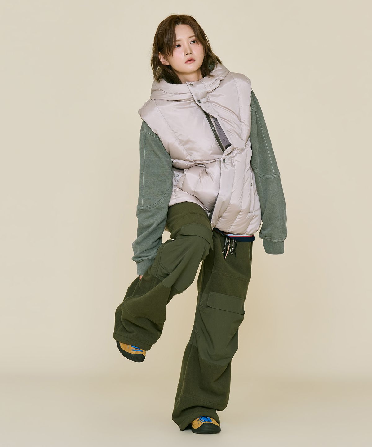 논타입(NONTYPE) FLEECE PANELED FIREMAN PANTS (KHAKI)