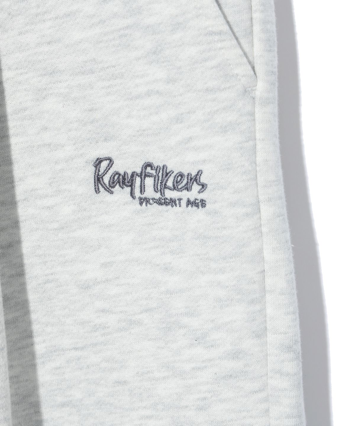 레이피커스(RAYFIKERS) 스몰 레터링 원턱 와이드 스웨트 팬츠 MP9PU979_OATMEAL