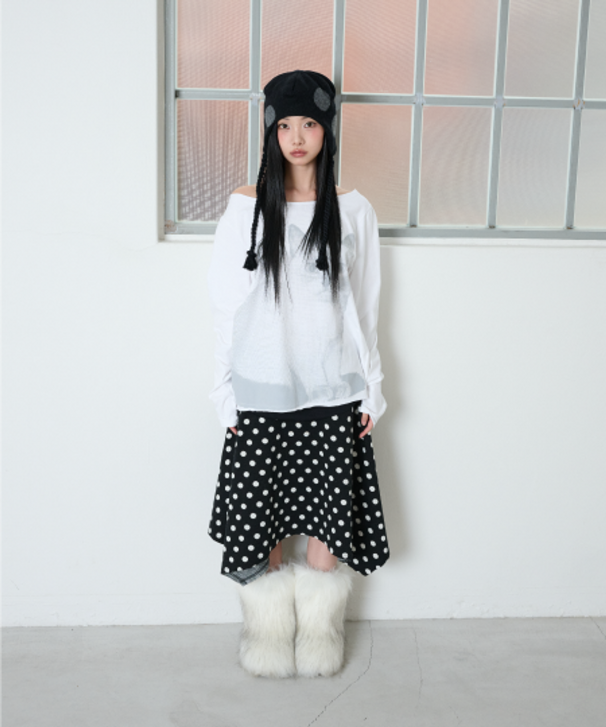 잇자바이브(ITZAVIBE) DOT SYMBOL UNBALANCED SKIRT