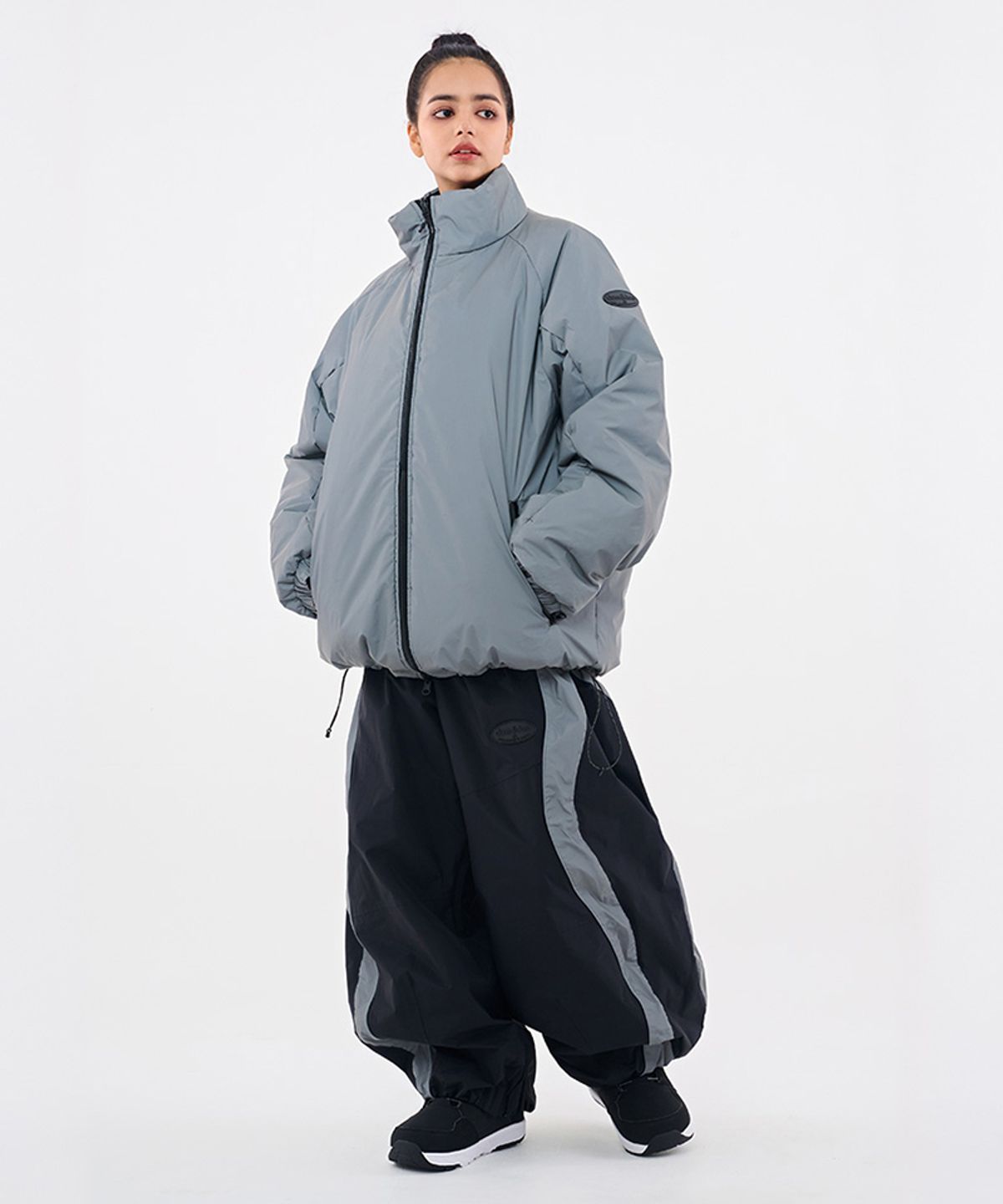 돌아우터웨어(DOLL OUTERWEAR) [DOLL X DUMDIDUM] 2526 리버시블 티로 패딩 자켓&팬츠 세트 BLACK 남녀공용