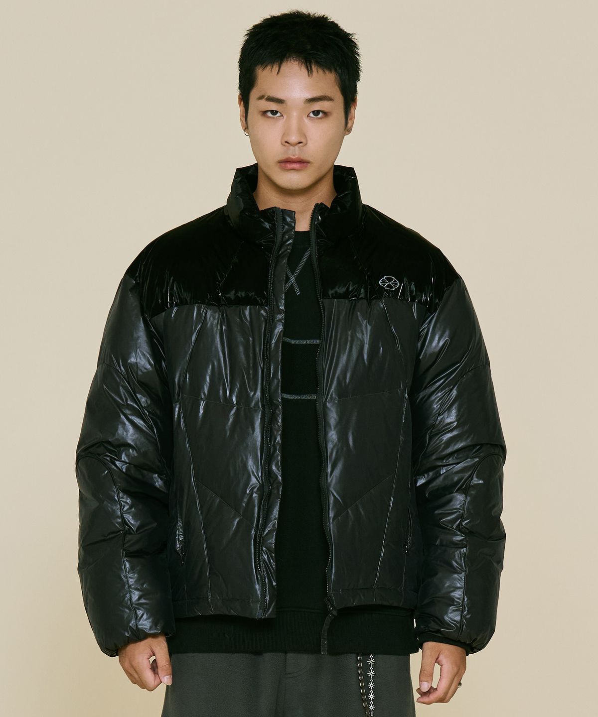 논타입(NONTYPE) PANELED SLICE DOWN JACKET (BLACK)