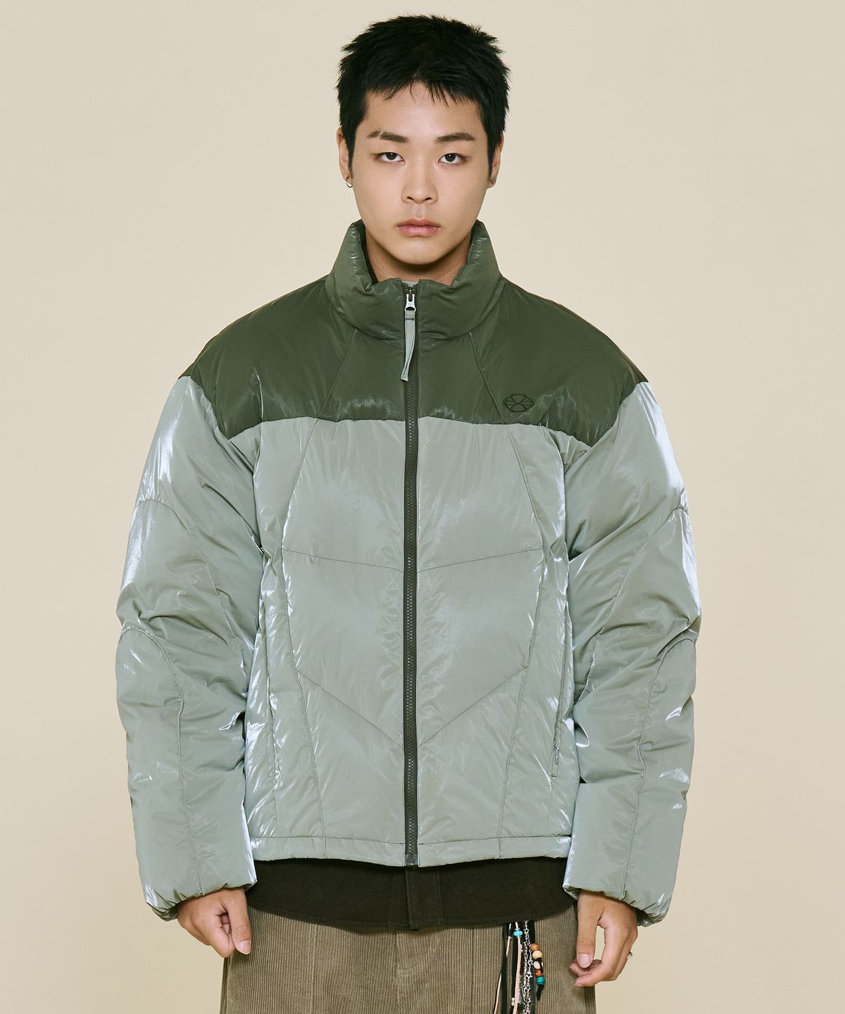 논타입(NONTYPE) PANELED SLICE DOWN JACKET (KHAKI)