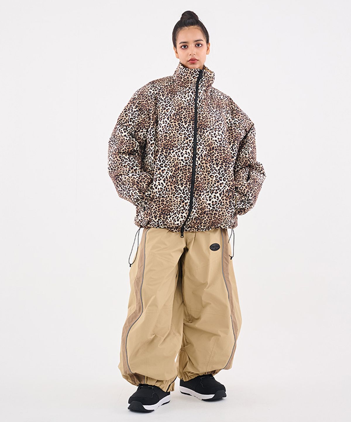 돌아우터웨어(DOLL OUTERWEAR) [DOLL X DUMDIDUM] 2526 리버시블 티로 패딩 자켓&팬츠 세트 BEIGE 남녀공용