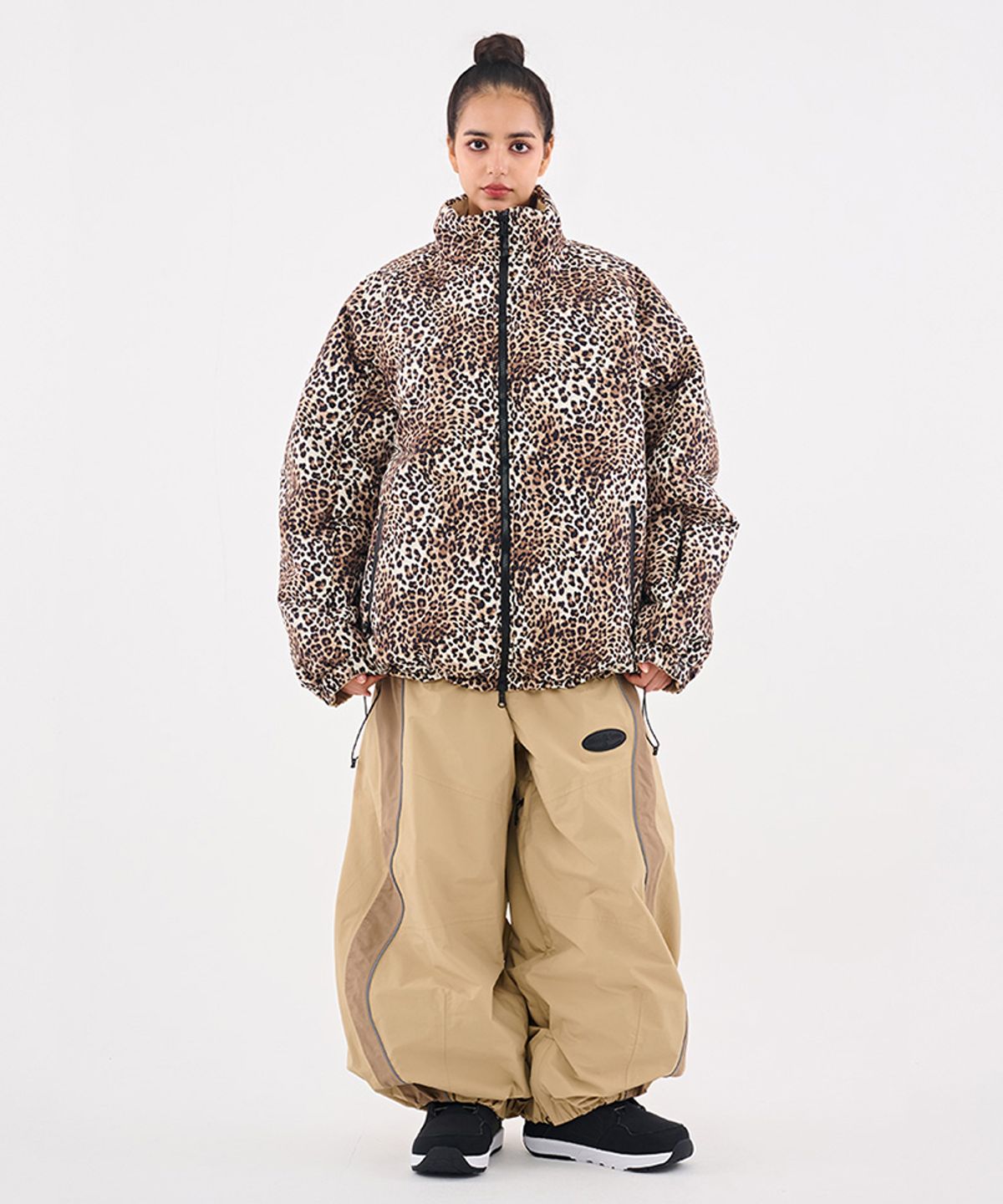 돌아우터웨어(DOLL OUTERWEAR) [DOLL X DUMDIDUM] 2526 리버시블 티로 패딩 자켓&팬츠 세트 BEIGE 남녀공용