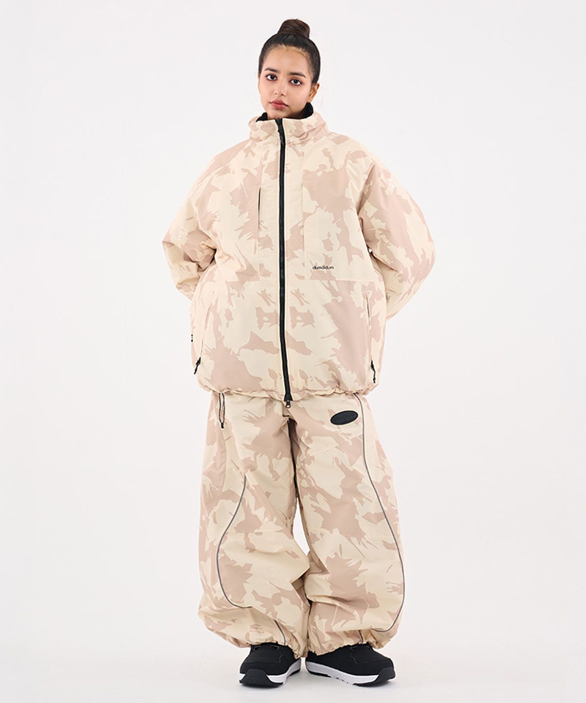 돌아우터웨어(DOLL OUTERWEAR) [DOLL X DUMDIDUM] 2526 리버시블 티로 패딩 자켓&팬츠 세트 MILLITARY 남녀공용