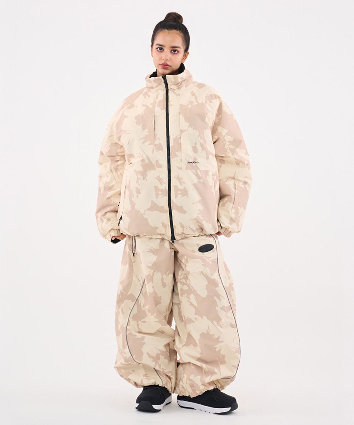 돌아우터웨어(DOLL OUTERWEAR) [DOLL X DUMDIDUM] 2526 리버시블 티로 패딩 자켓&팬츠 세트 MILLITARY 남녀공용