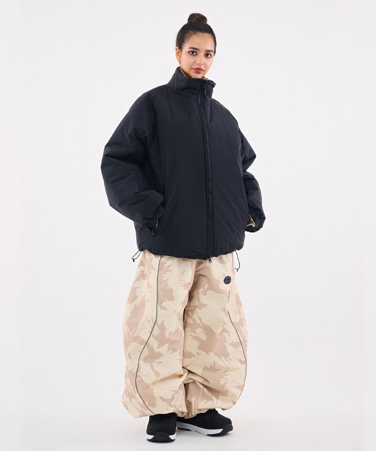 돌아우터웨어(DOLL OUTERWEAR) [DOLL X DUMDIDUM] 2526 리버시블 티로 패딩 자켓&팬츠 세트 MILLITARY 남녀공용
