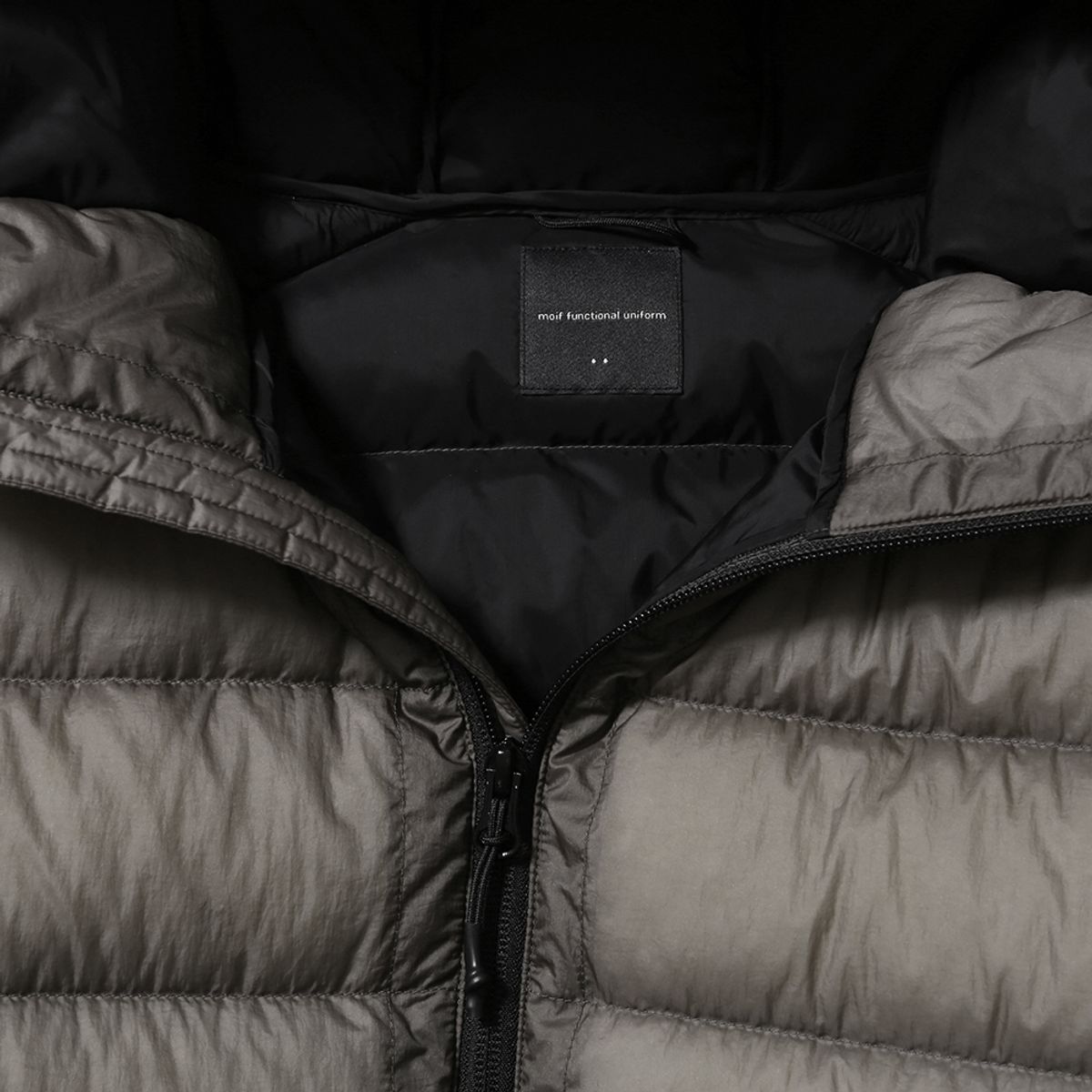 모이프(MOIF) [AW25] HELIUM HOODED DOWN JACKET / SHEER OLIVE