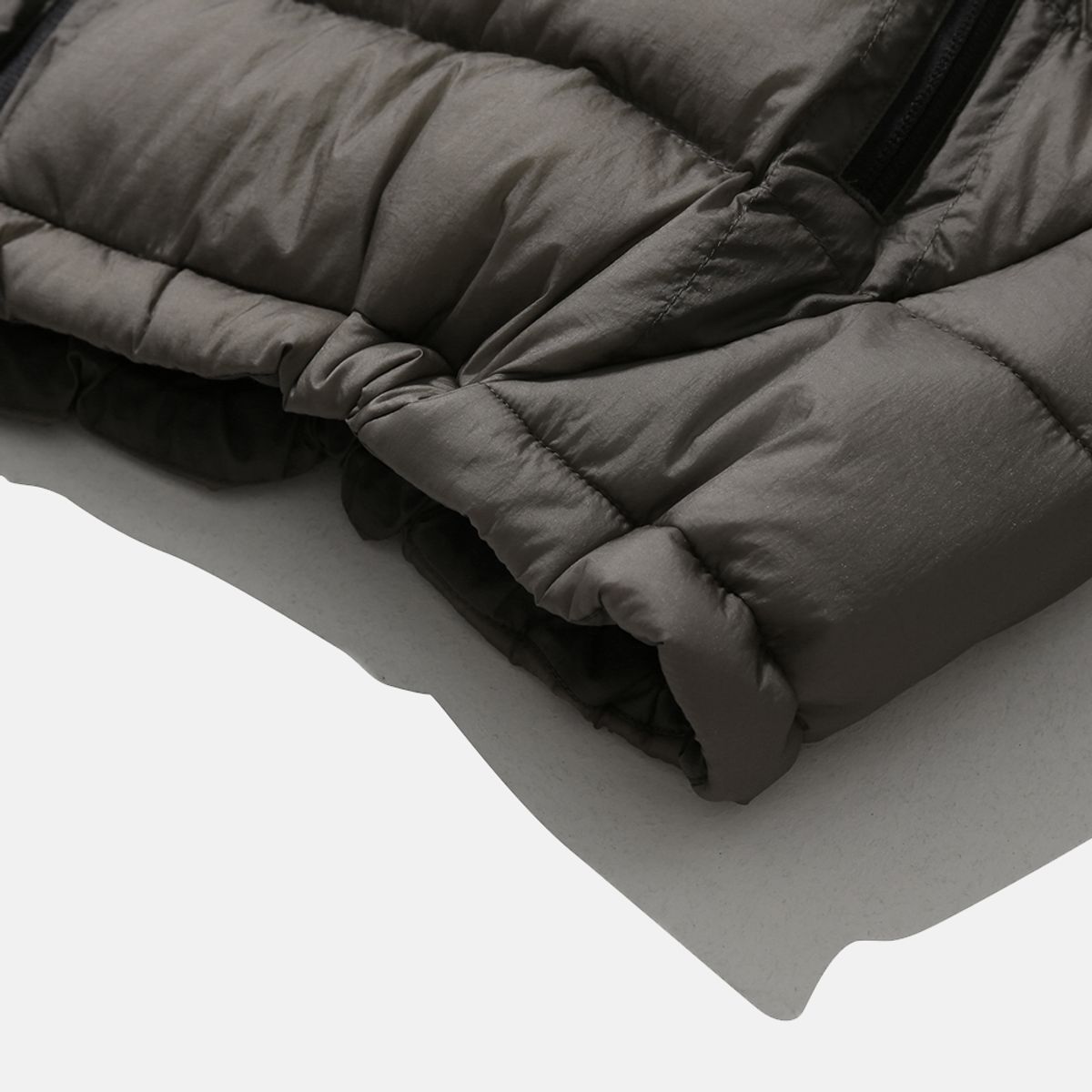 모이프(MOIF) [AW25] HELIUM HOODED DOWN JACKET / SHEER OLIVE