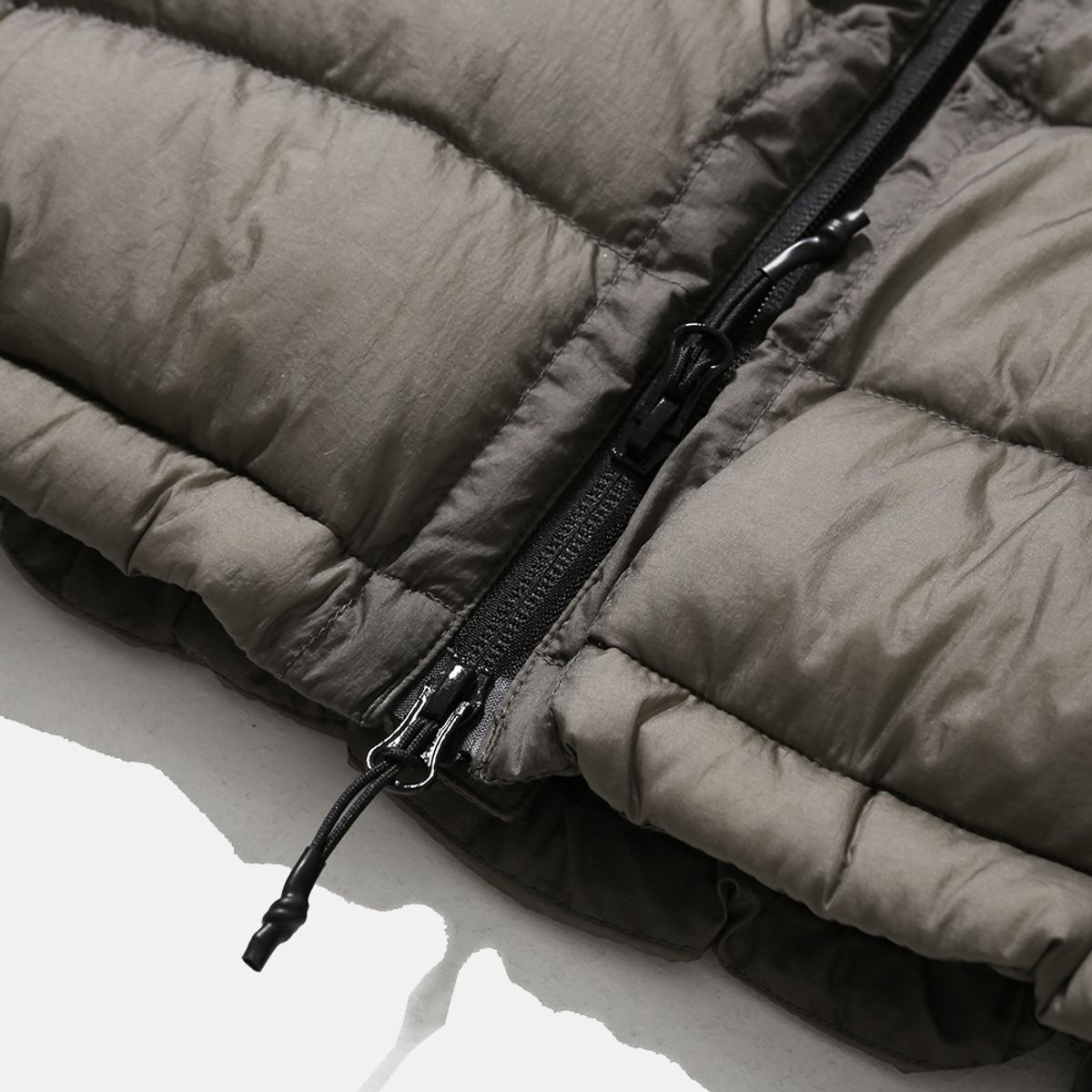 모이프(MOIF) [AW25] HELIUM HOODED DOWN JACKET / SHEER OLIVE