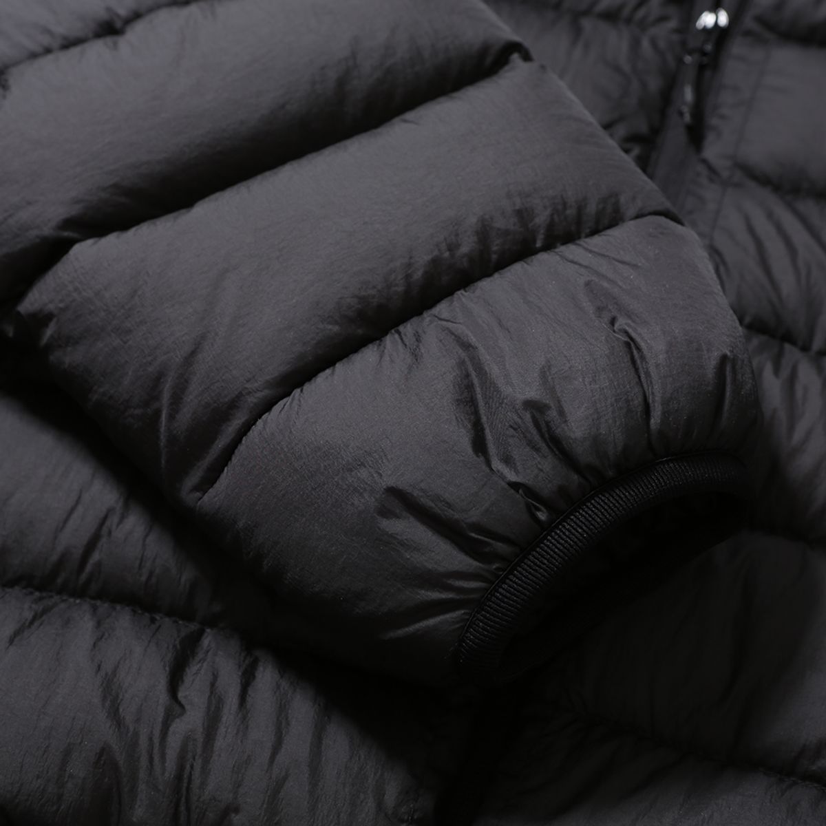 모이프(MOIF) [AW25] HELIUM HOODED DOWN JACKET / SOOTY BLACK