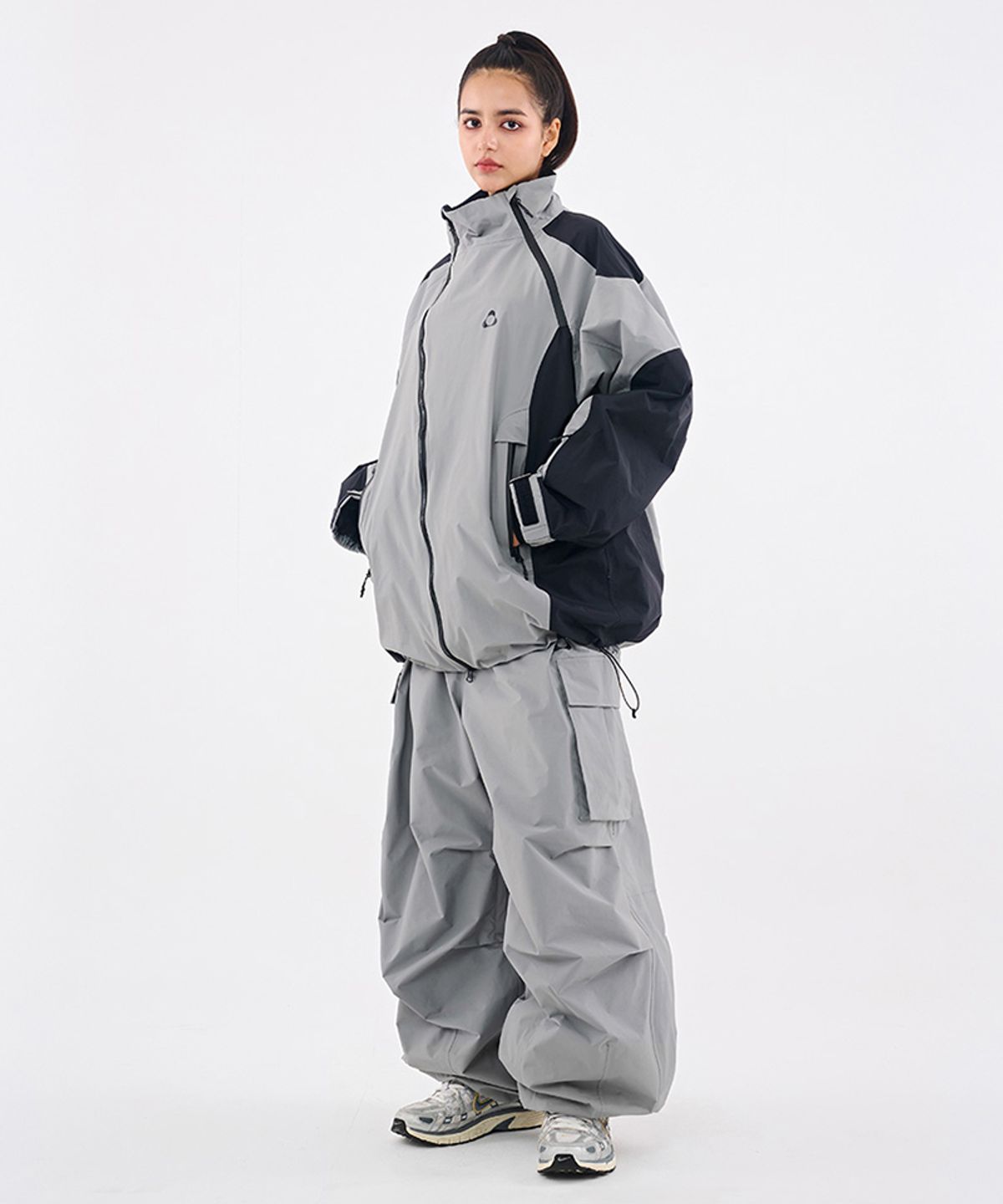 돌아우터웨어(DOLL OUTERWEAR) [DOLL X DUMDIDUM] 2526 비타 자켓&팬츠 세트 GRAY 남녀공용