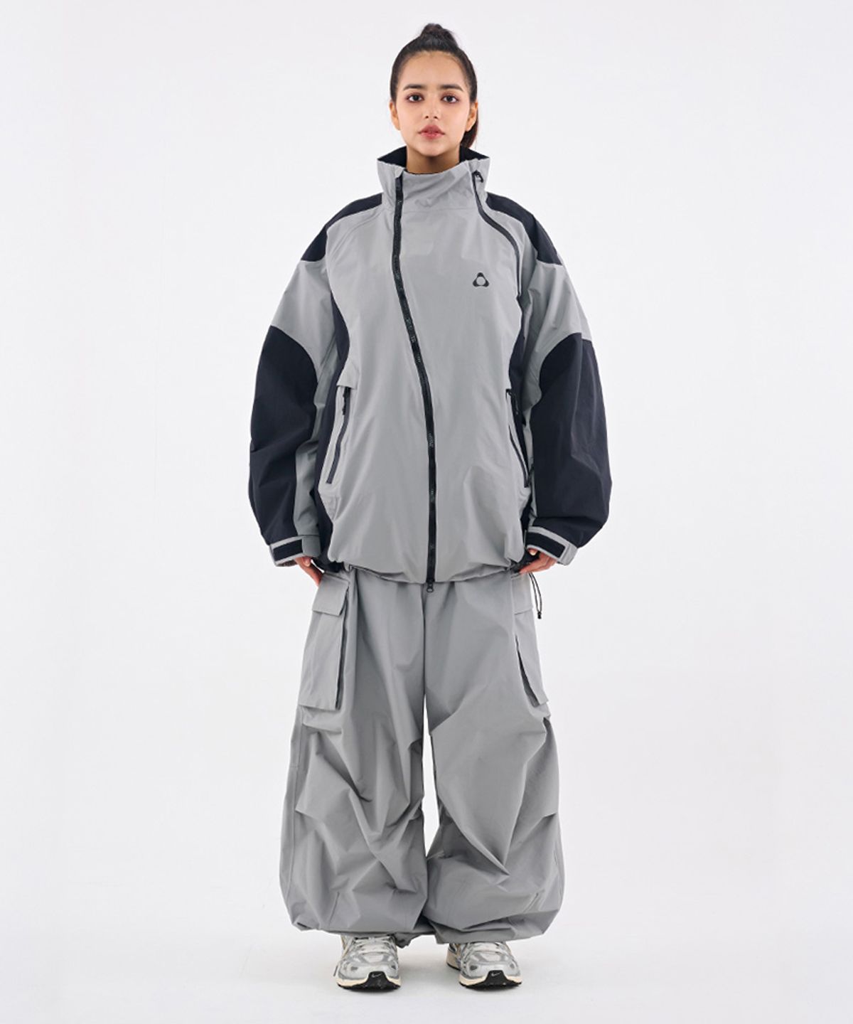 돌아우터웨어(DOLL OUTERWEAR) [DOLL X DUMDIDUM] 2526 비타 자켓&팬츠 세트 GRAY 남녀공용