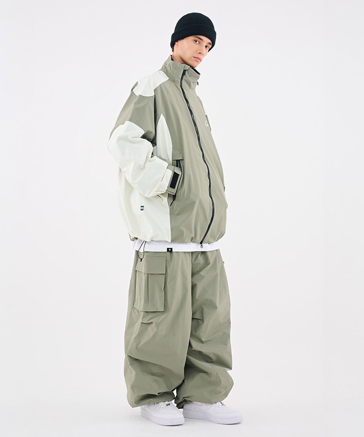돌아우터웨어(DOLL OUTERWEAR) [DOLL X DUMDIDUM] 2526 비타 자켓&팬츠 세트 KHAKI 남녀공용