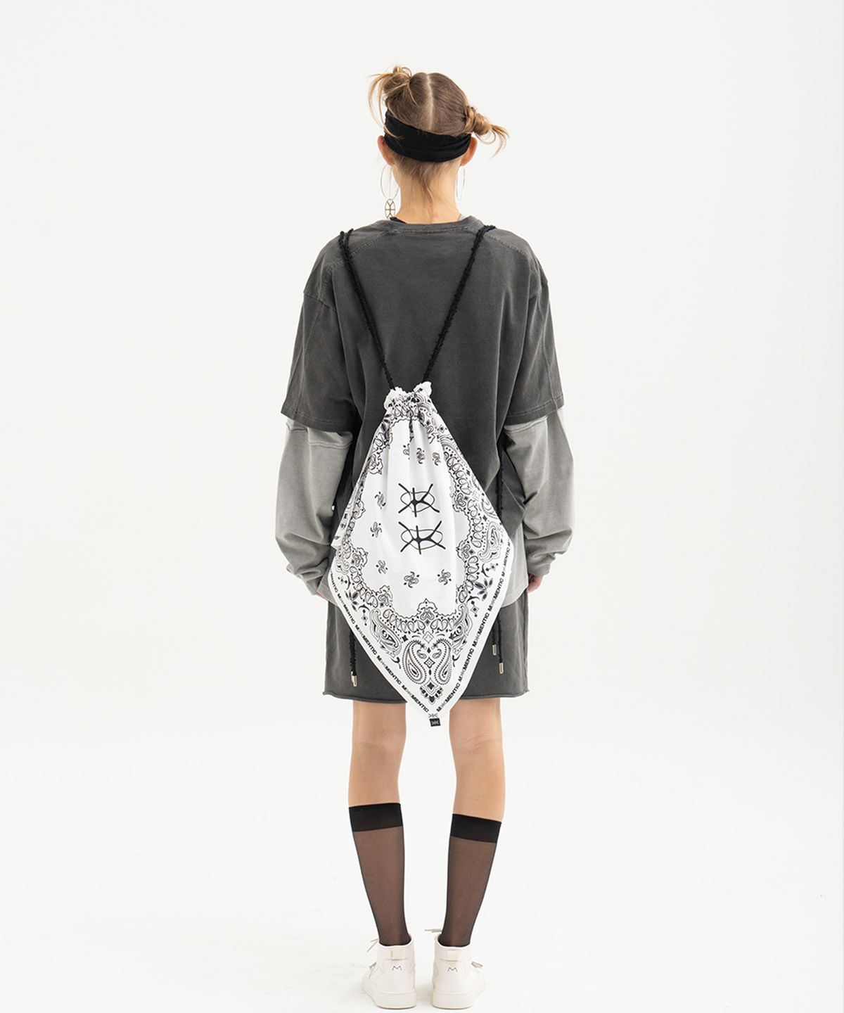 모멘틱(MOMENTIC) String Backpack [WHITE]