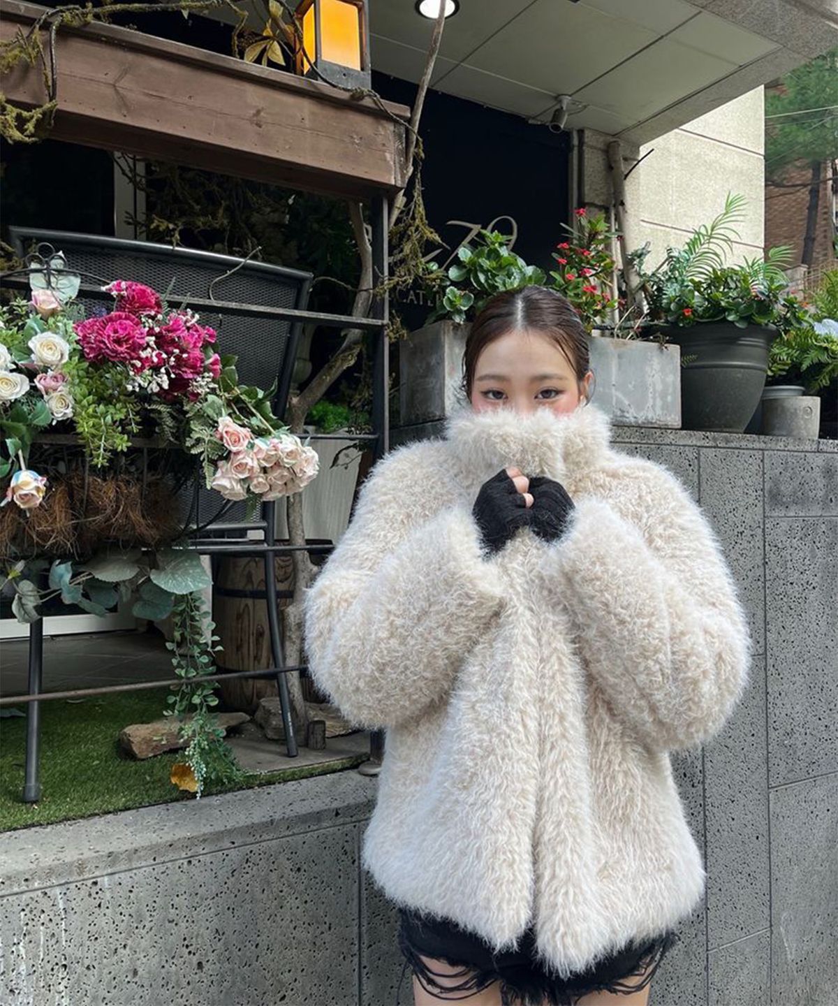 미쏘(MIXXO) 페이크퍼 하프 코트_MIWJLG111B