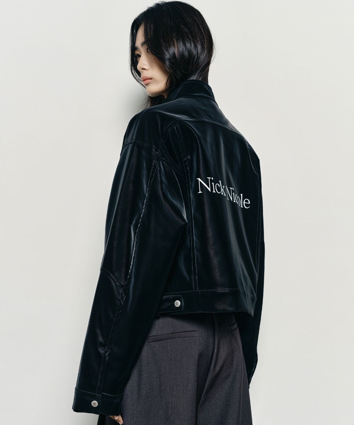 닉앤니콜(NICK&NICOLE) SATIN LEATHER CROP BLOUSON JACKET_BLACK
