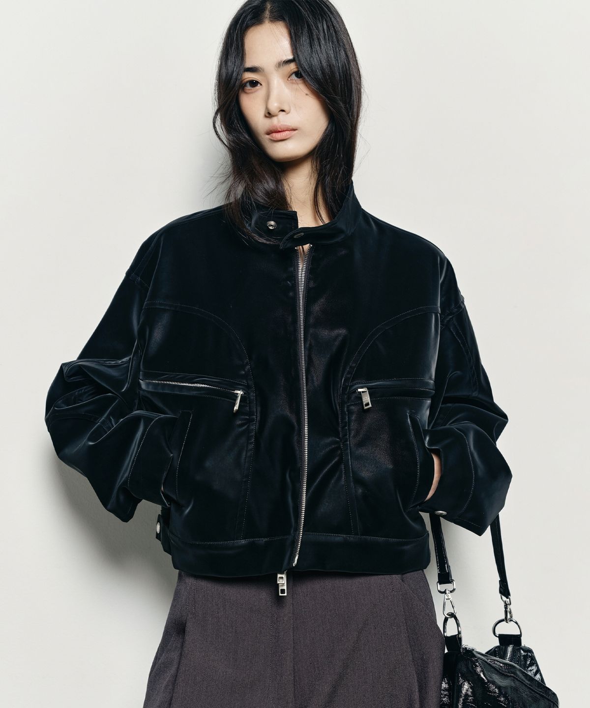 닉앤니콜(NICK&NICOLE) SATIN LEATHER CROP BLOUSON JACKET_BLACK