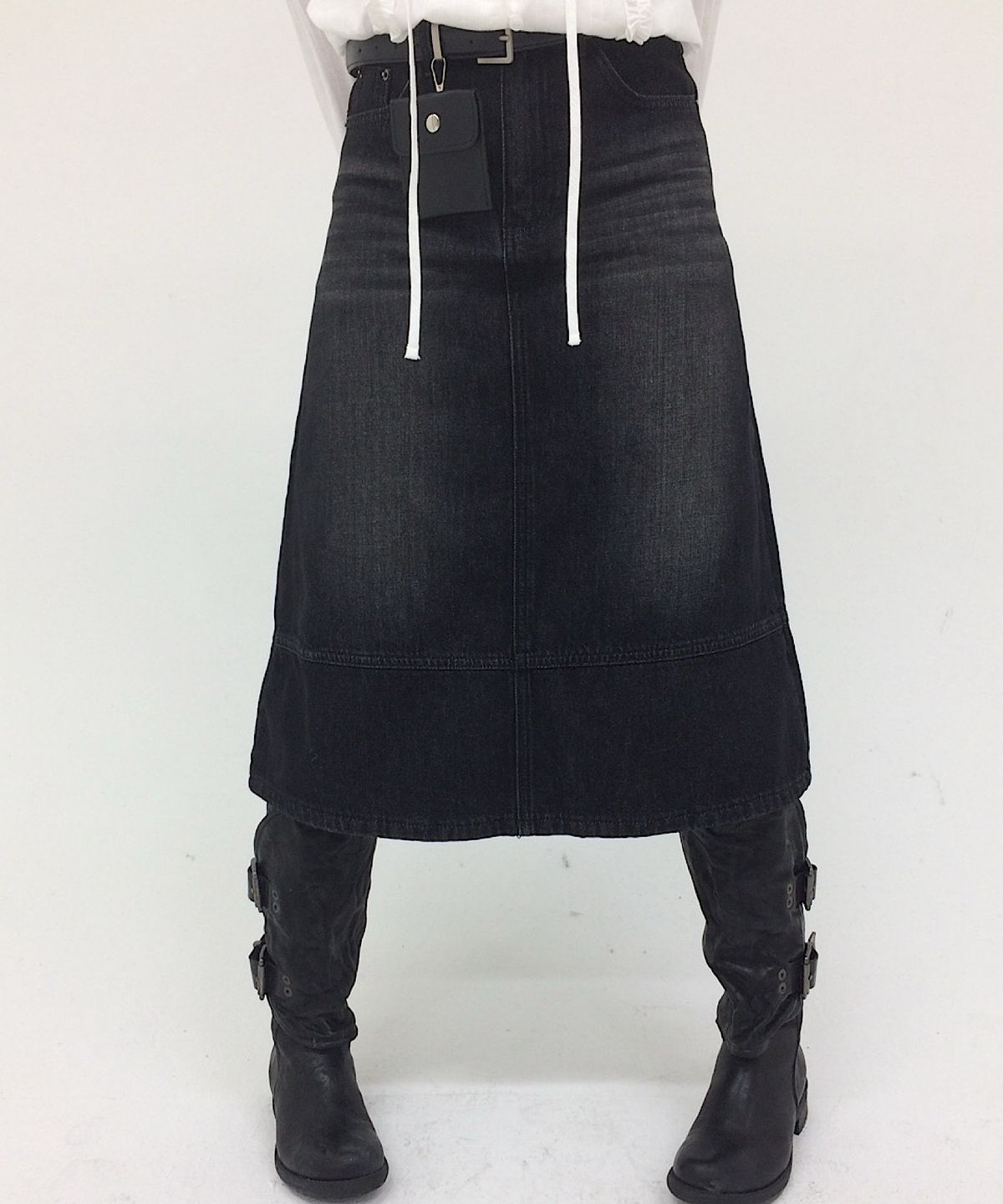 아포엠(APOEM) Denim Midi Skirt