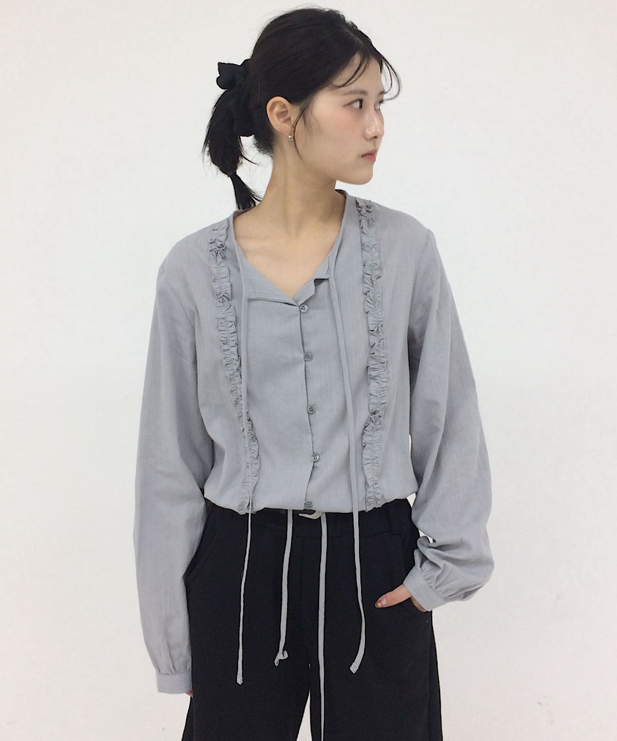 아포엠(APOEM) Ruffle Blouse (3C)