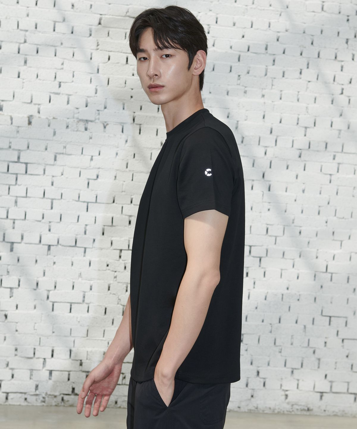 챕터엑스(CHAPTER.X) 올라운드 소프트 세미 머슬핏 하프셔츠 (Black)