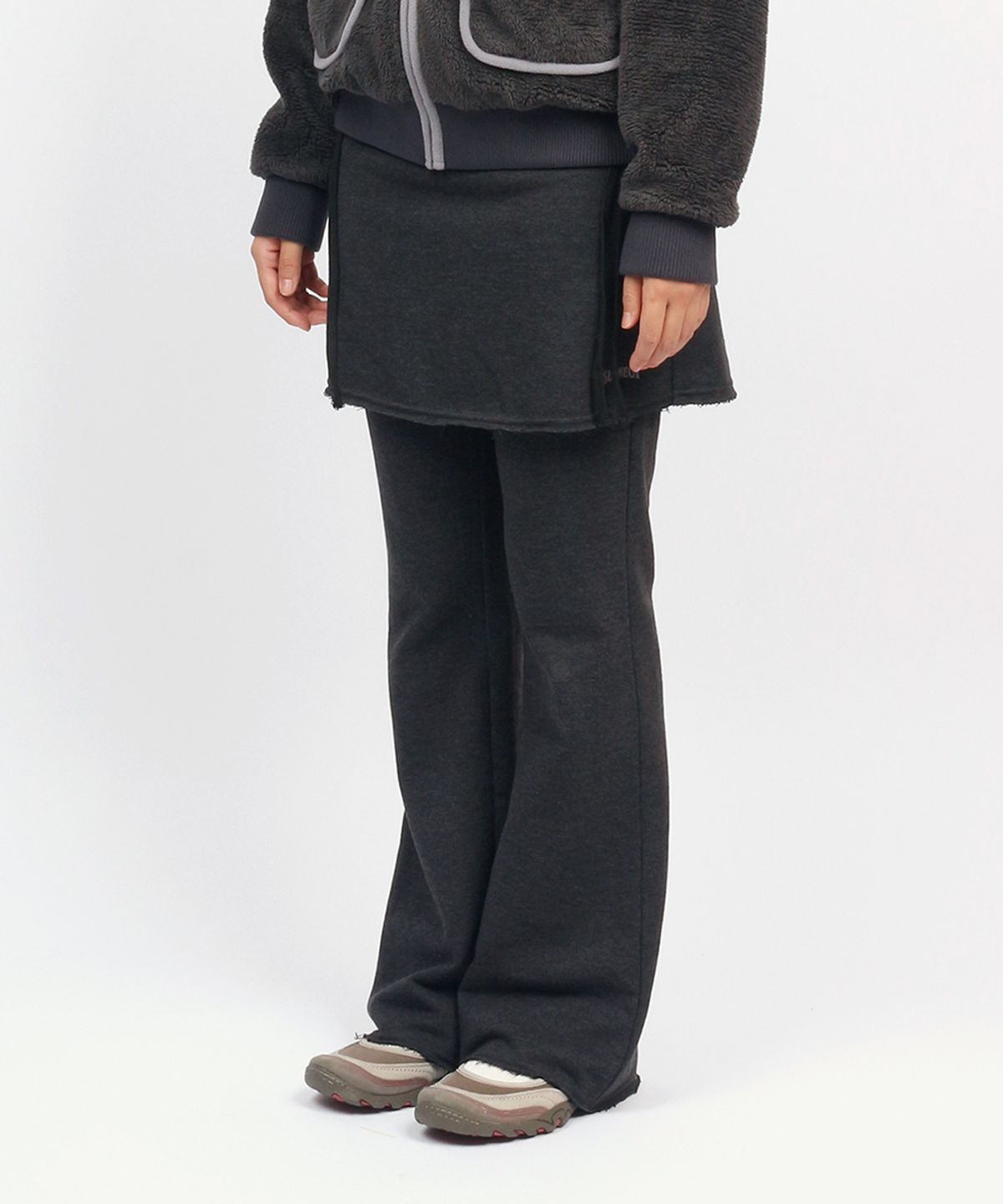 써넥트(SUNNECT) Skirt-Layered Sweatpant - Charcoal